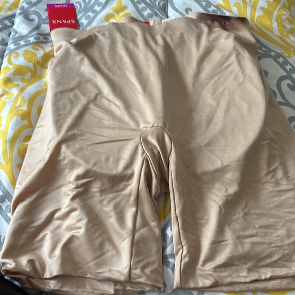 Spanx Booty Booster NWT Medium nude - Picture 2 of 5